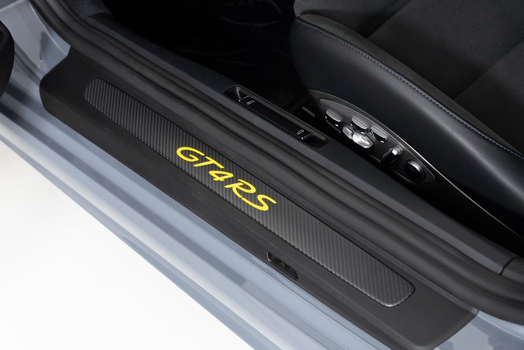 2024 Porsche 718 Cayman