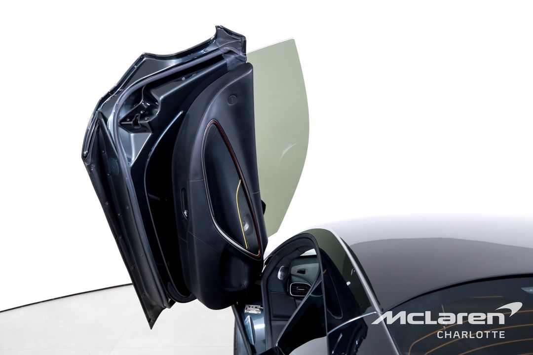 2023 McLaren Artura