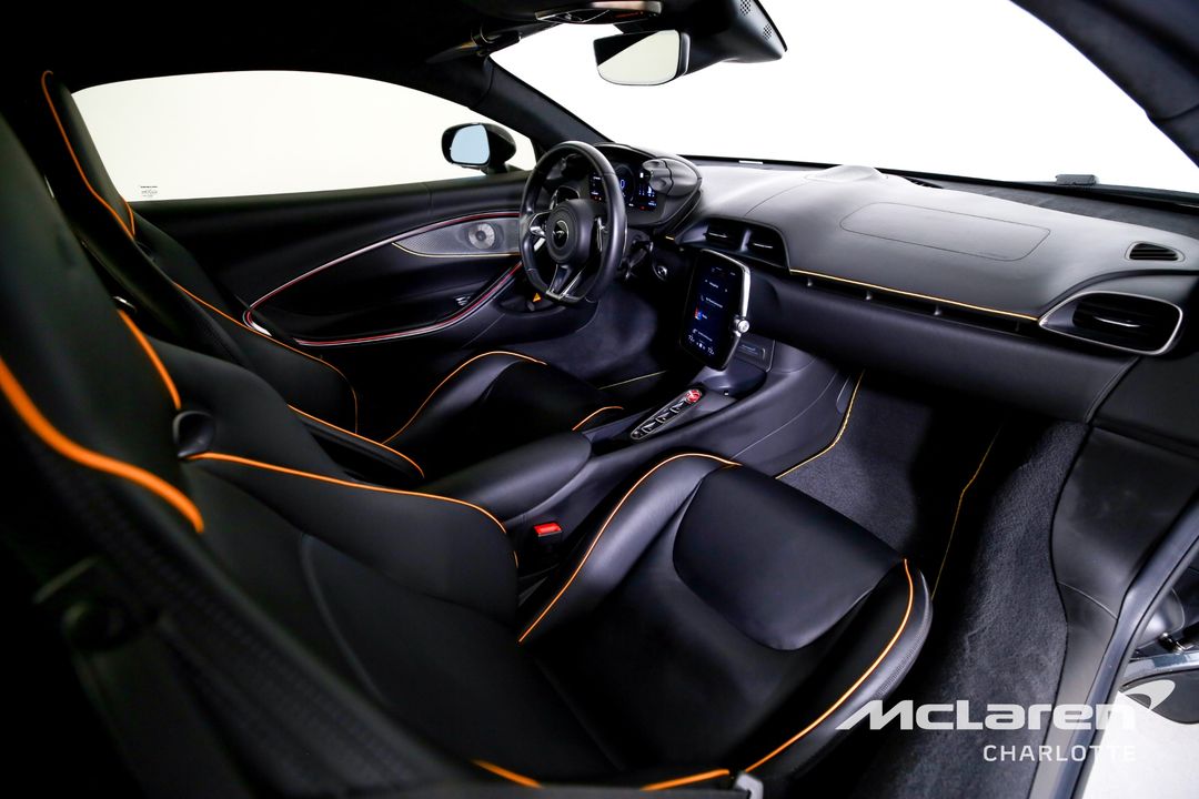 2023 McLaren Artura
