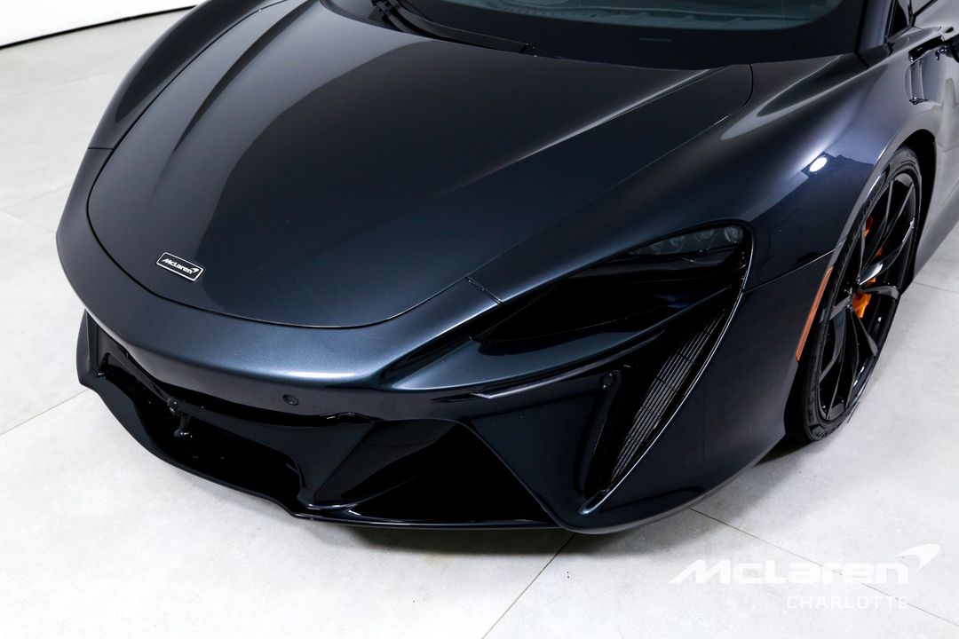 2023 McLaren Artura