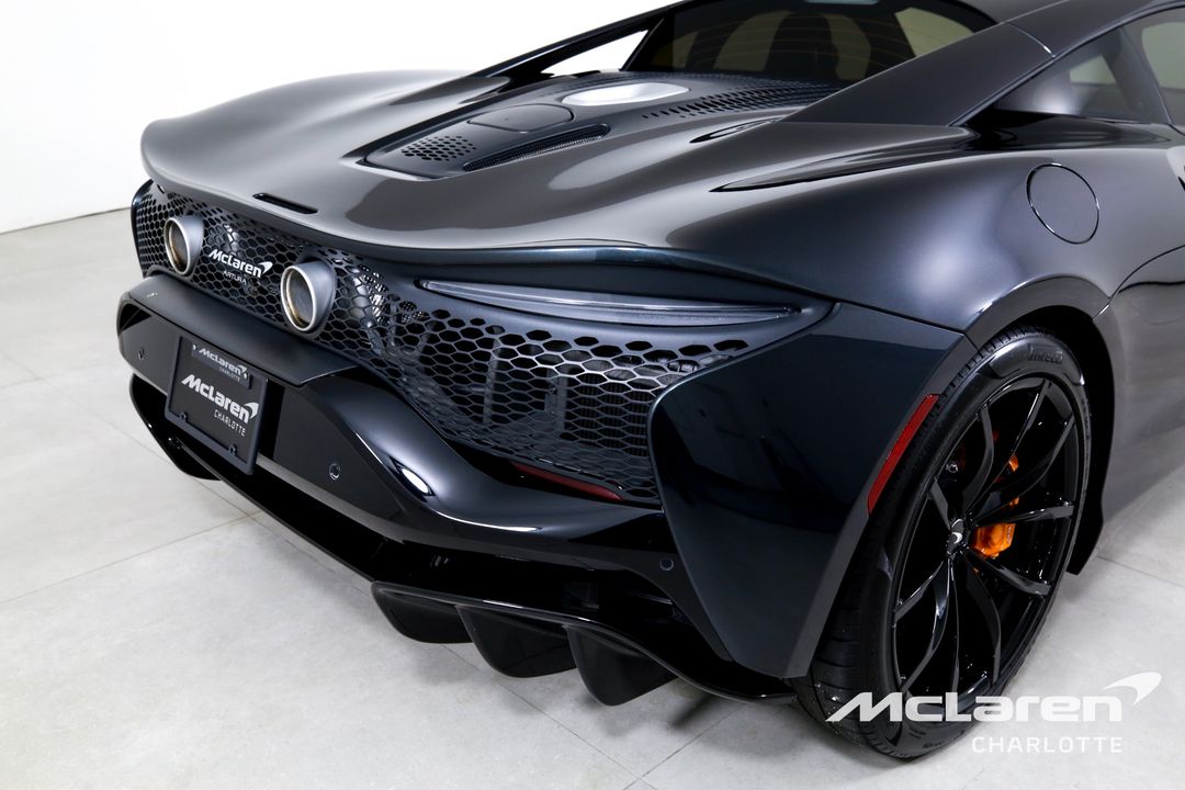 2023 McLaren Artura