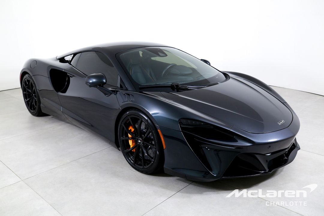2023 McLaren Artura