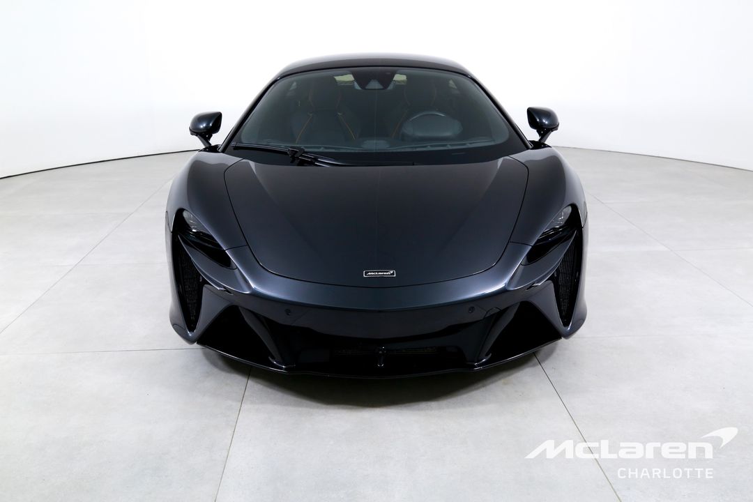 2023 McLaren Artura
