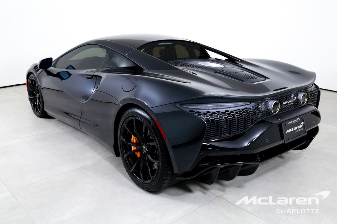 2023 McLaren Artura