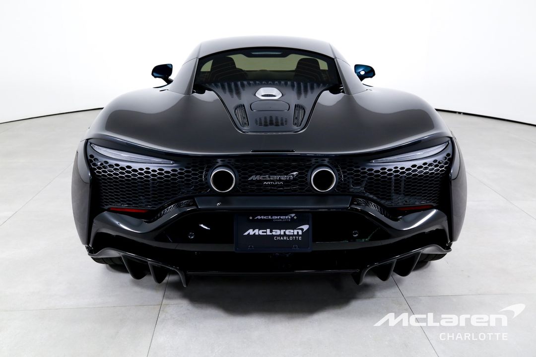 2023 McLaren Artura