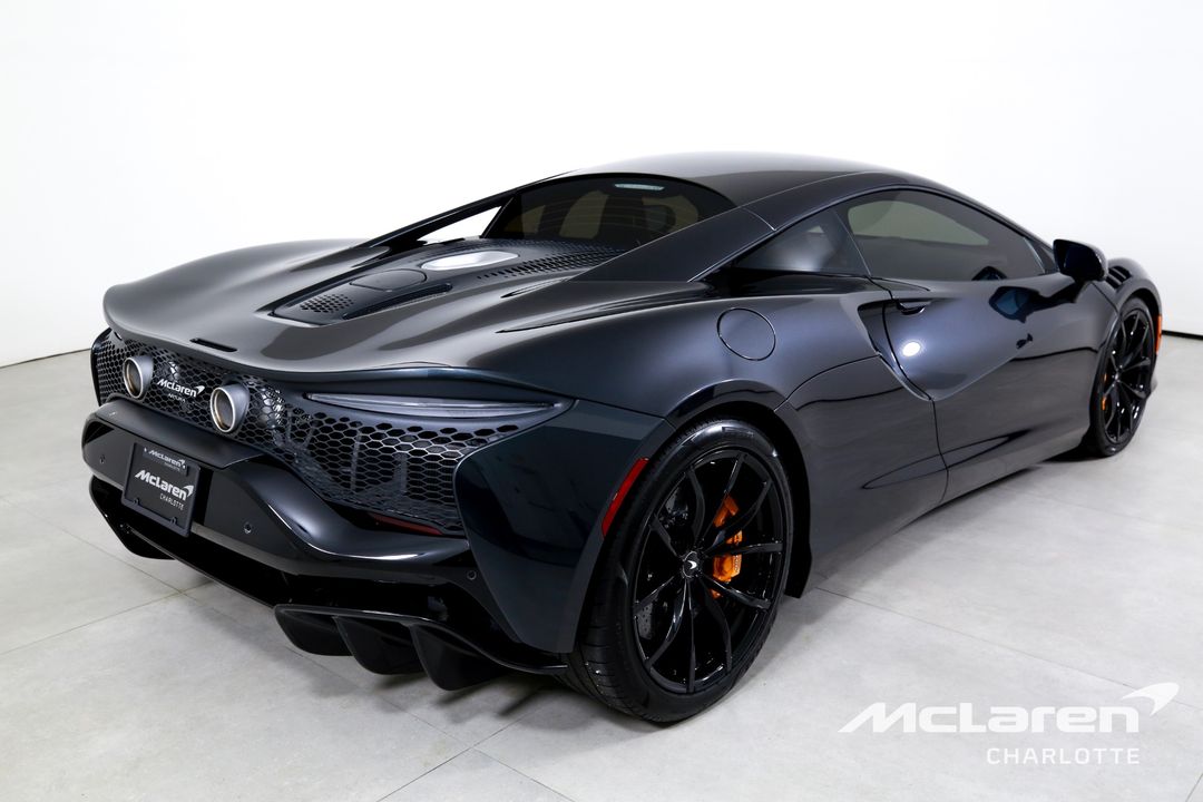 2023 McLaren Artura