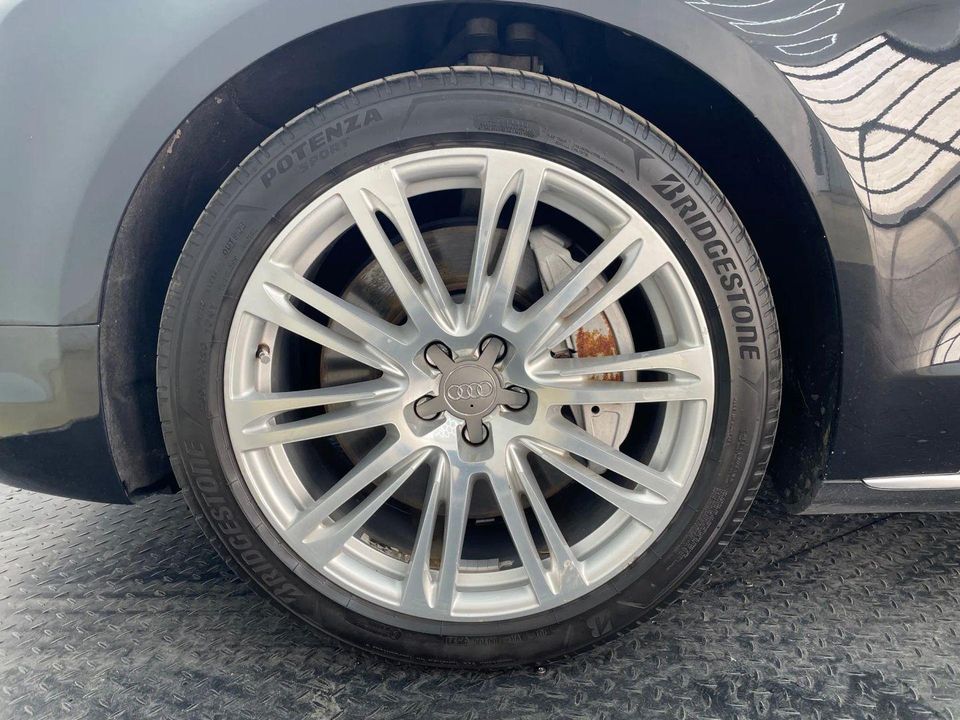 2011 Audi A8