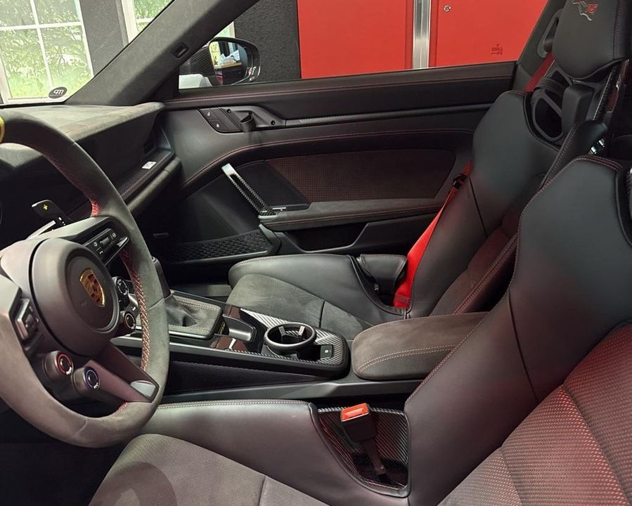 2025 Porsche 911