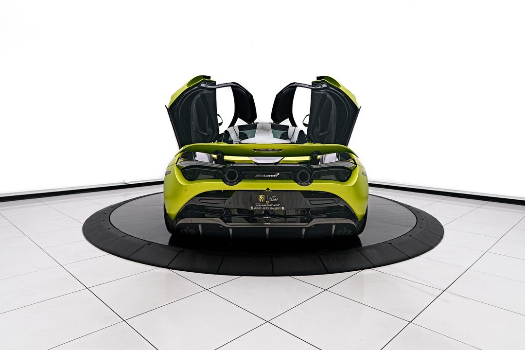2022 McLaren 720S