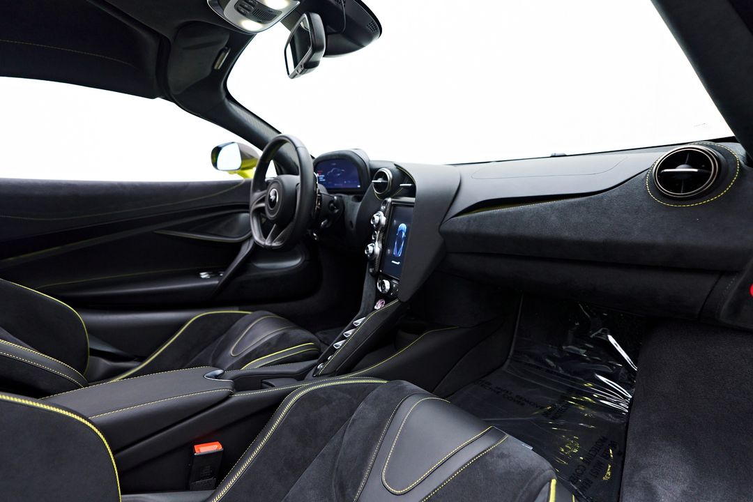 2022 McLaren 720S