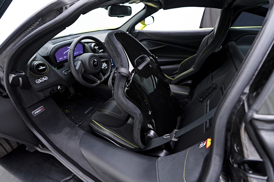 2022 McLaren 720S
