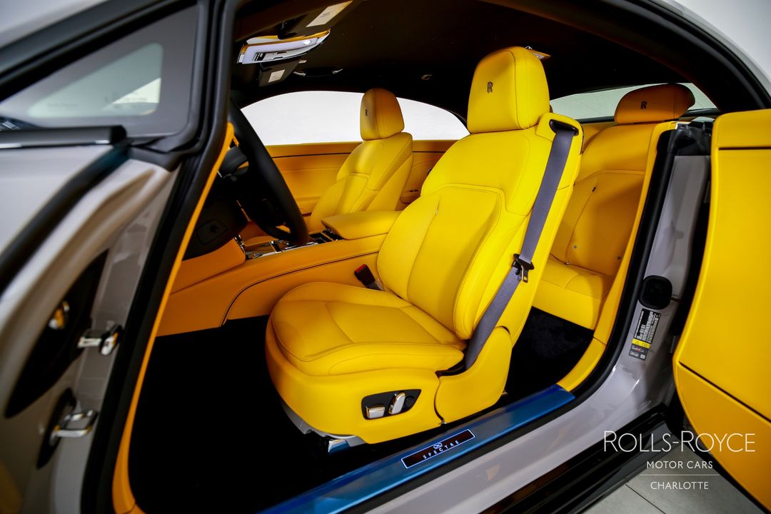 2025 Rolls-Royce Black Badge Spectre