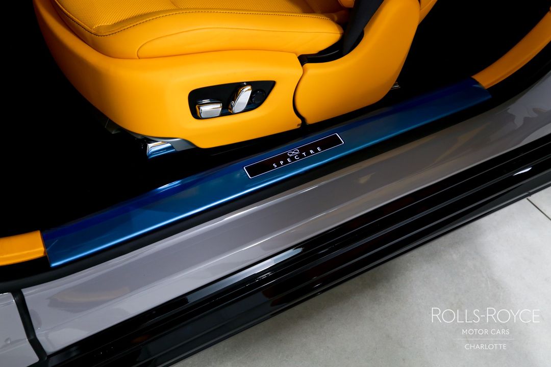 2025 Rolls-Royce Black Badge Spectre