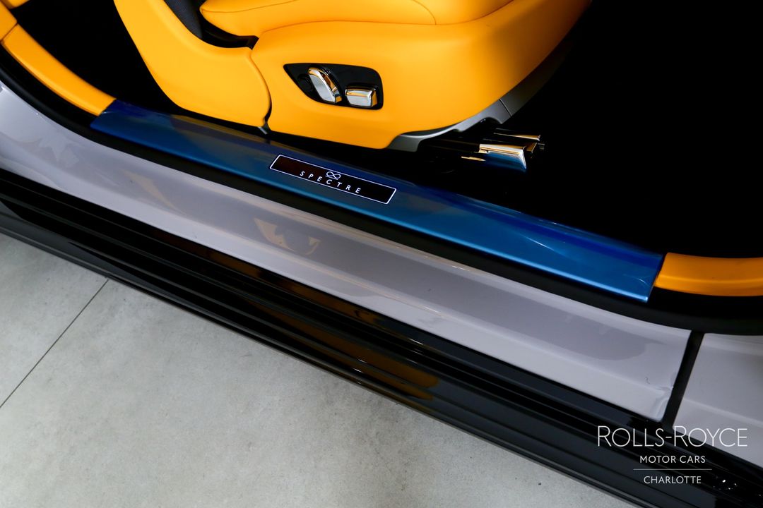 2025 Rolls-Royce Black Badge Spectre