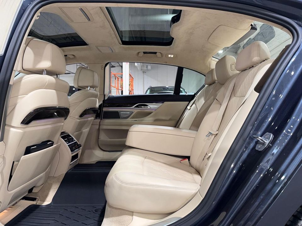 2017 BMW 750i