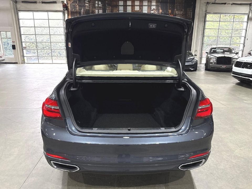 2017 BMW 750i