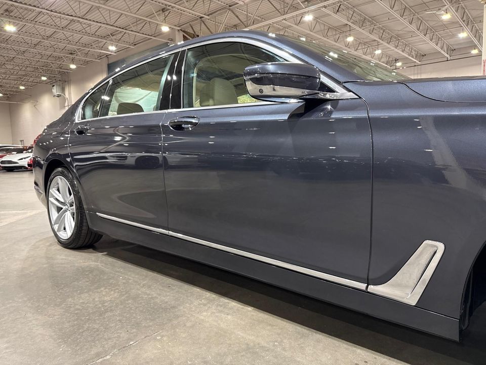 2017 BMW 750i