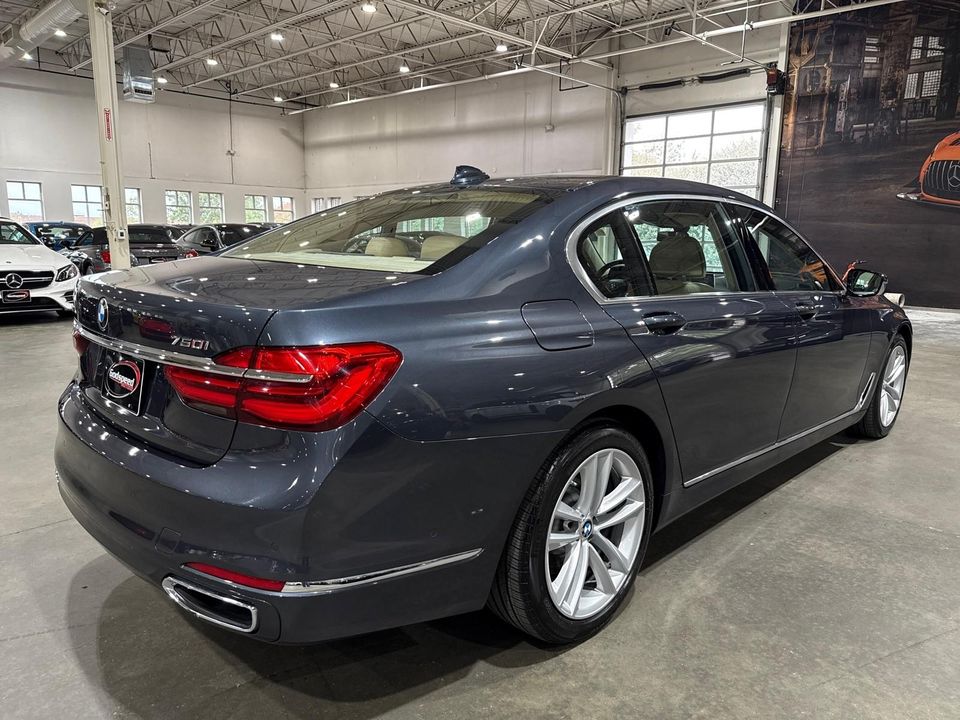 2017 BMW 750i