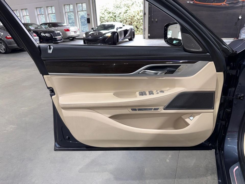 2017 BMW 750i