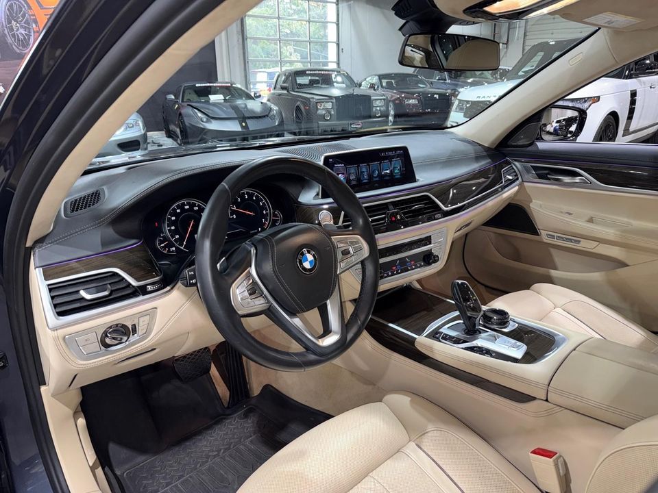 2017 BMW 750i