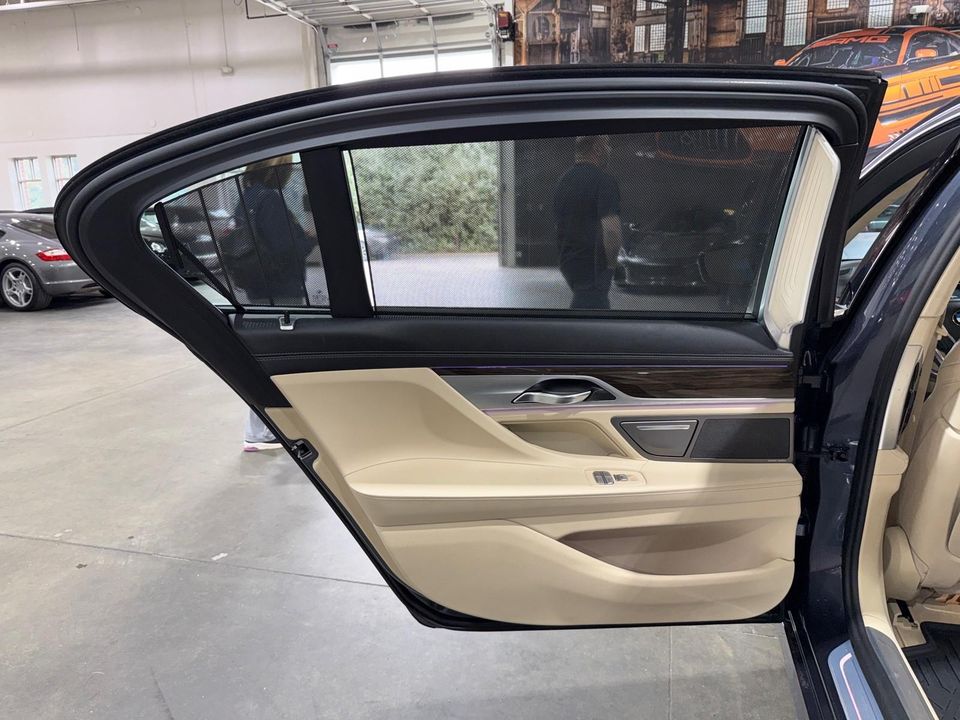 2017 BMW 750i
