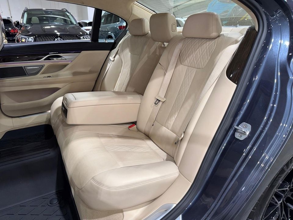 2017 BMW 750i