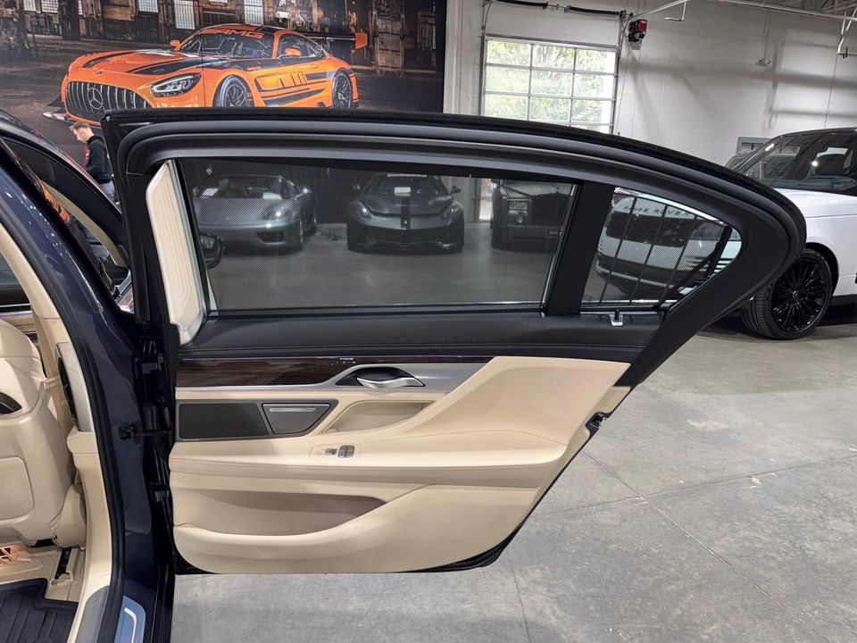 2017 BMW 750i