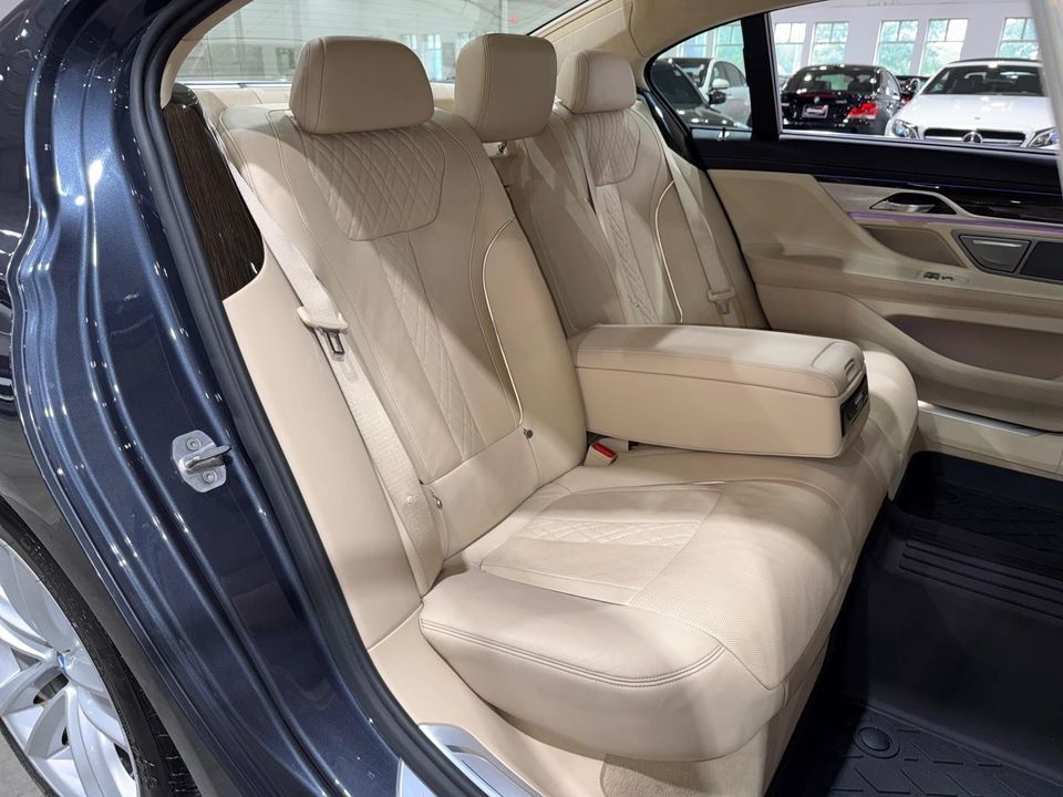 2017 BMW 750i