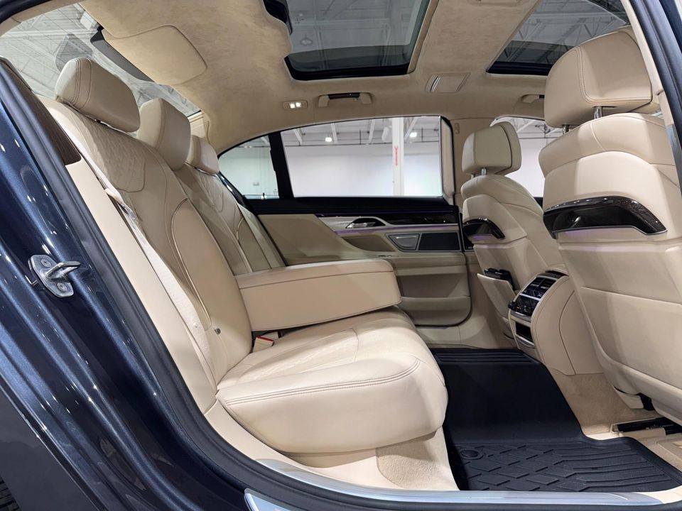 2017 BMW 750i