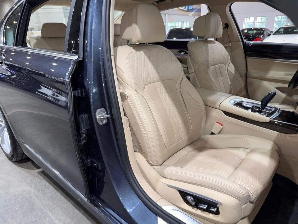 2017 BMW 750i