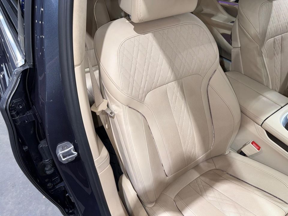 2017 BMW 750i