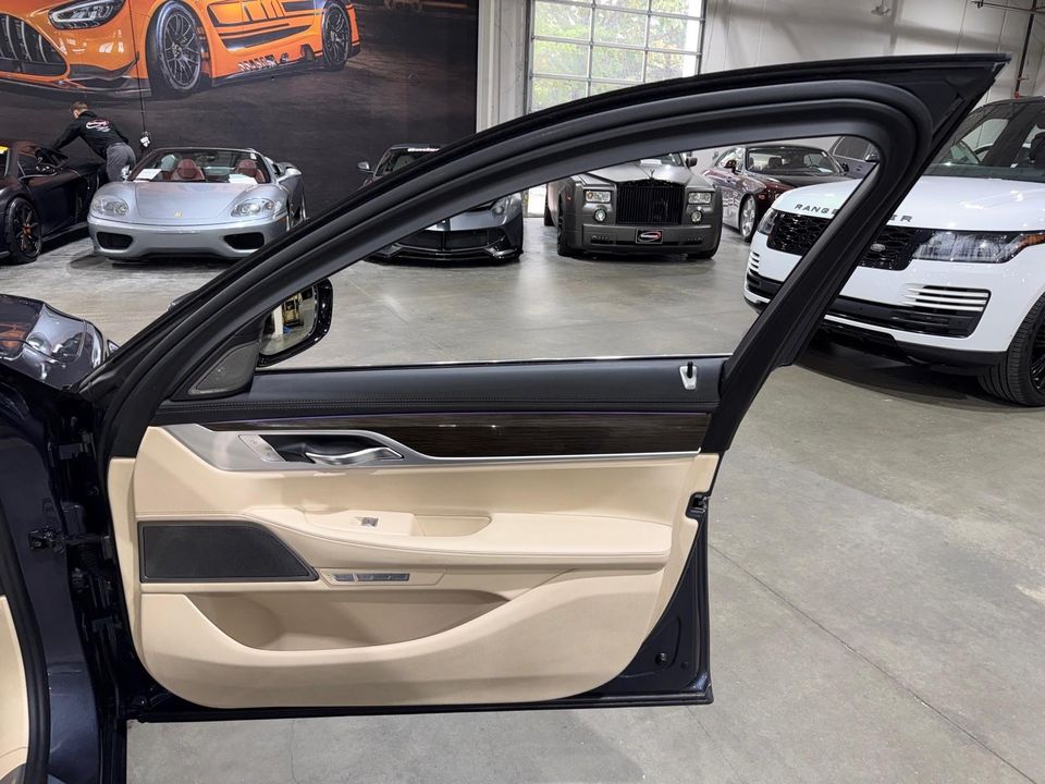2017 BMW 750i