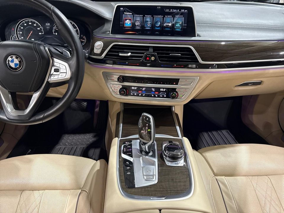 2017 BMW 750i