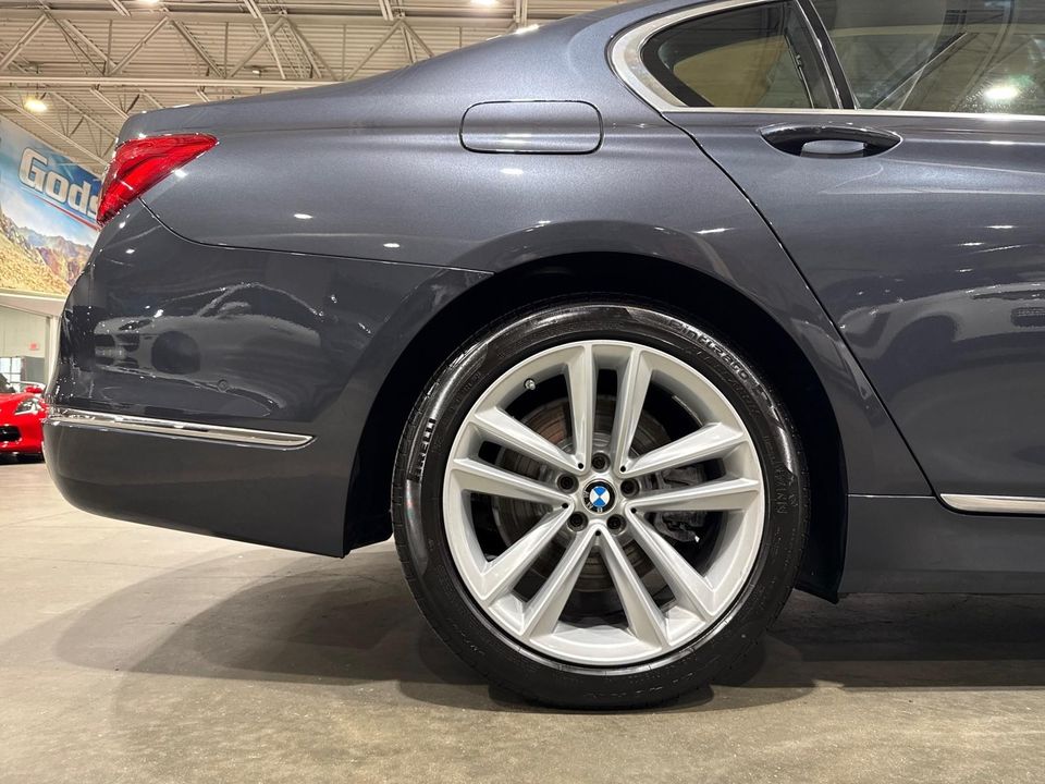 2017 BMW 750i