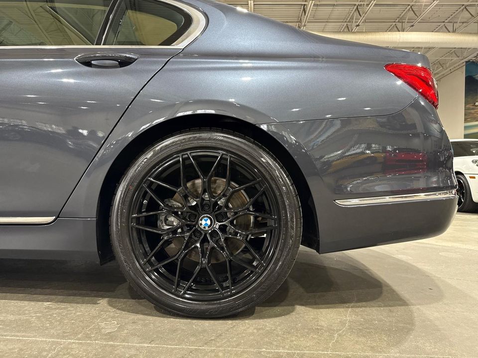 2017 BMW 750i