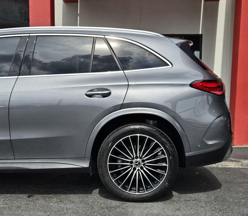 2023 Mercedes-Benz GLC