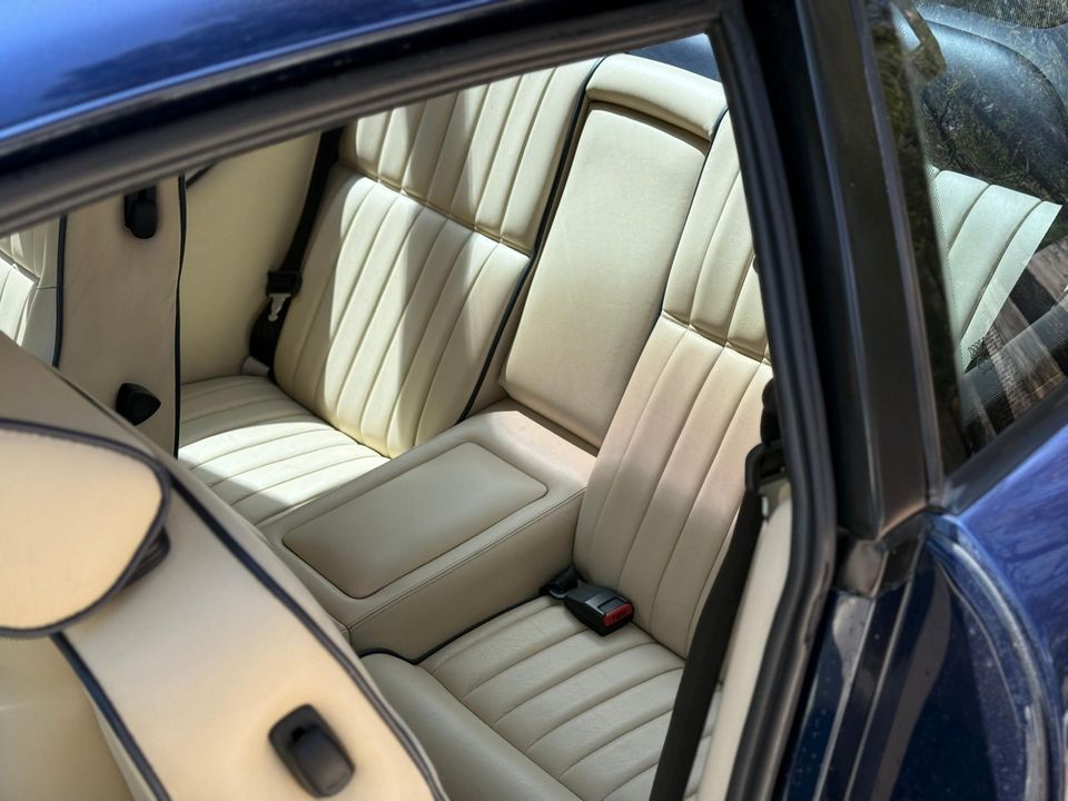 1998 Aston Martin V8 Coupe