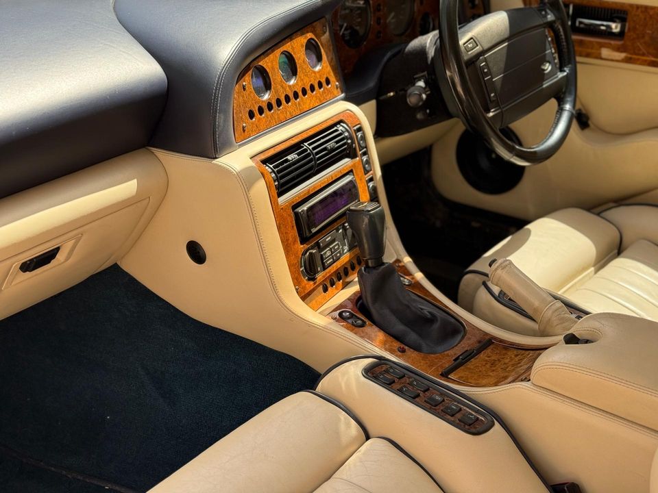 1998 Aston Martin V8 Coupe