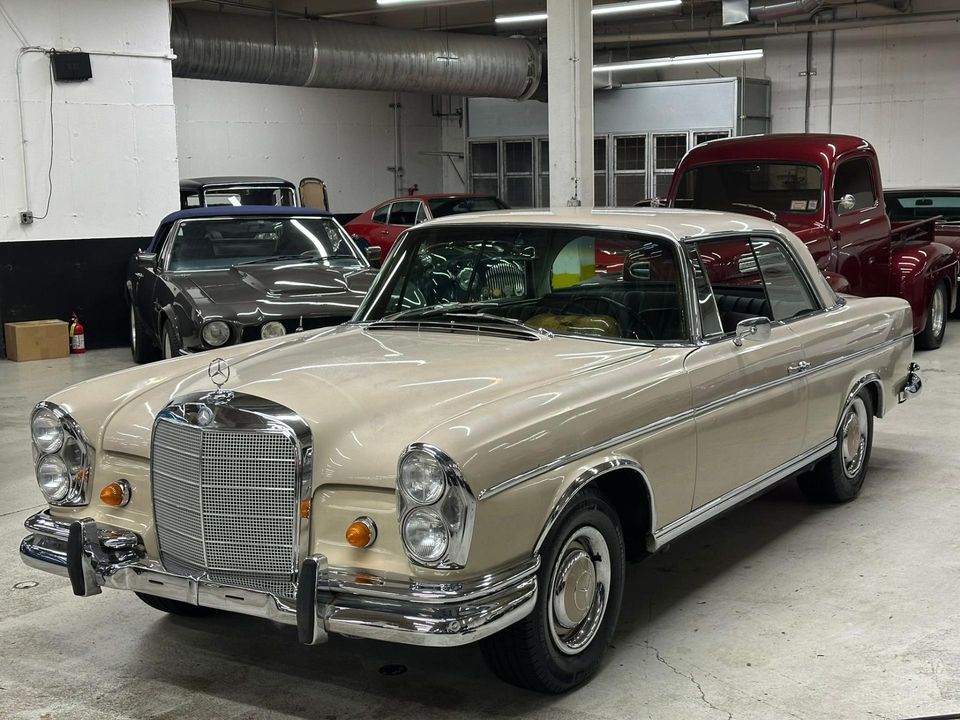1967 Mercedes-Benz 300 SE
