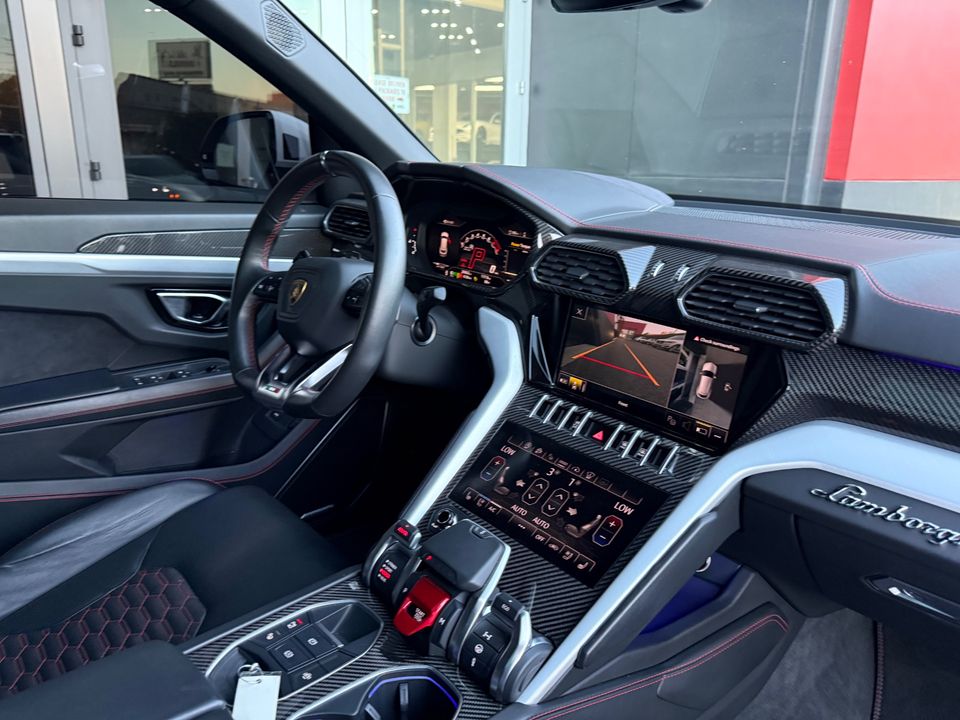 2022 Lamborghini Urus