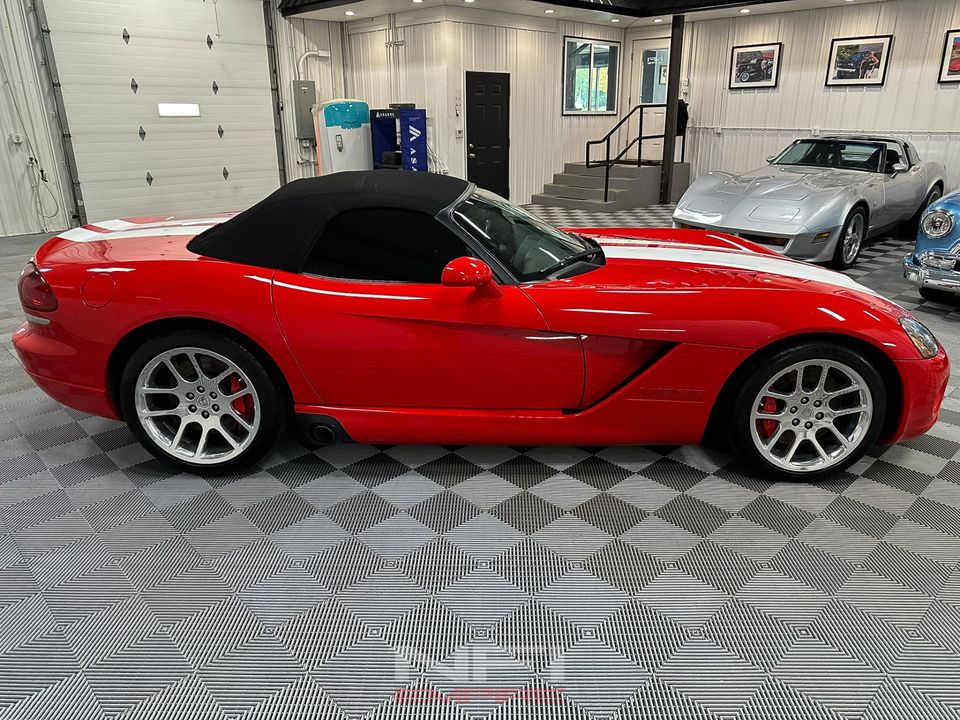 2004 Dodge Viper