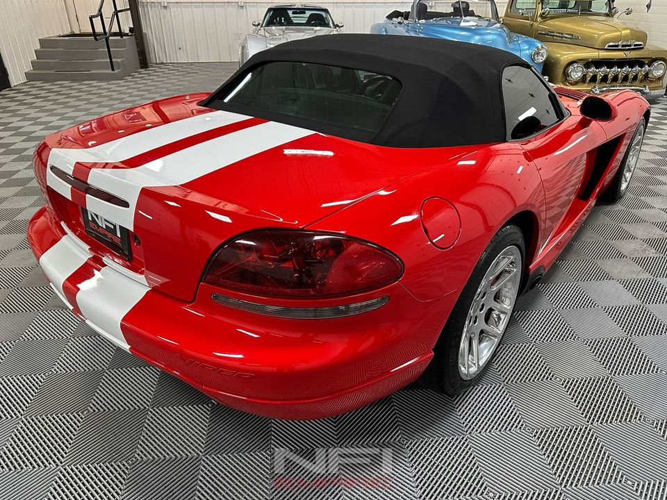 2004 Dodge Viper