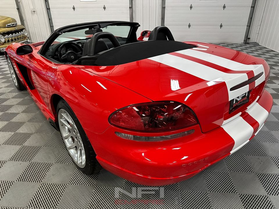 2004 Dodge Viper