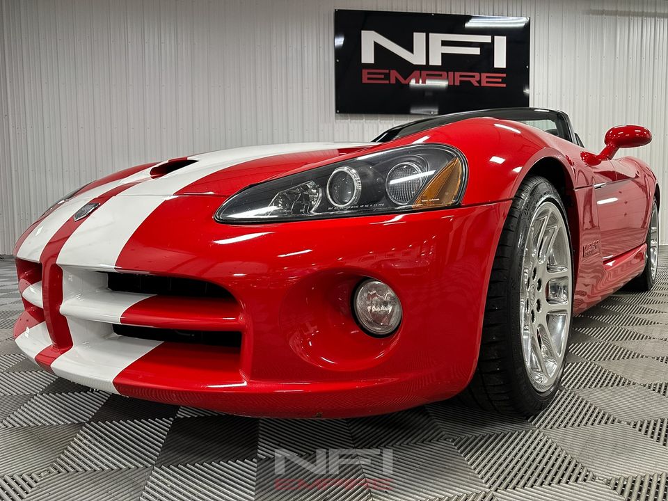 2004 Dodge Viper