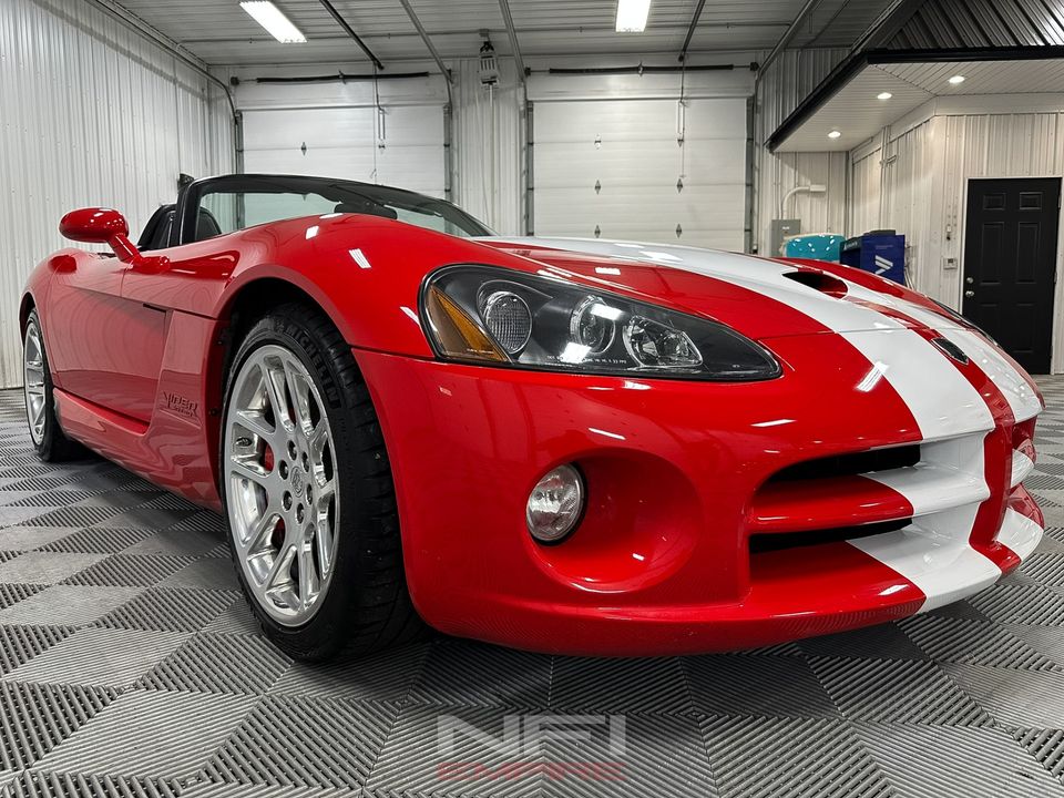 2004 Dodge Viper