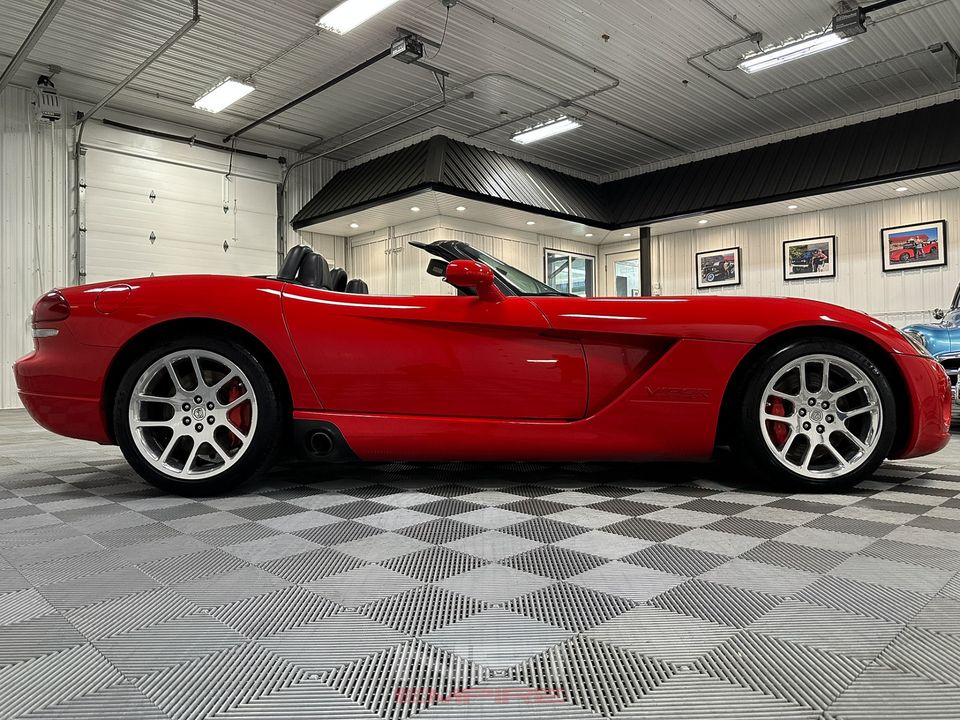 2004 Dodge Viper