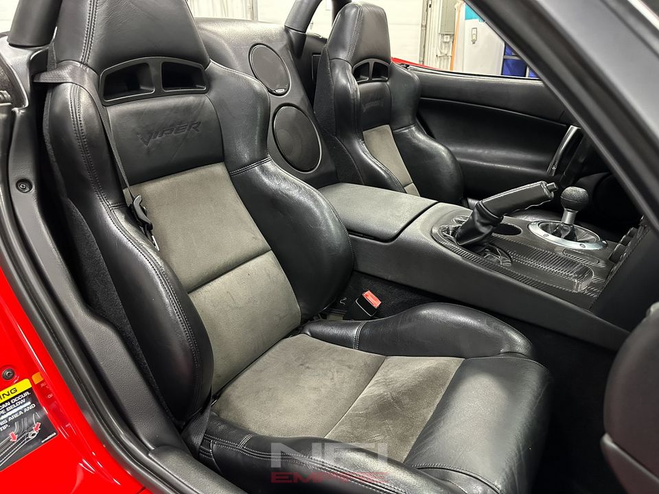 2004 Dodge Viper