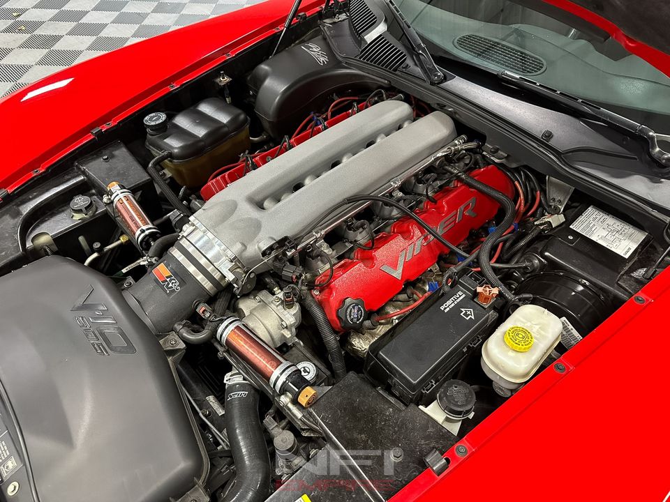 2004 Dodge Viper
