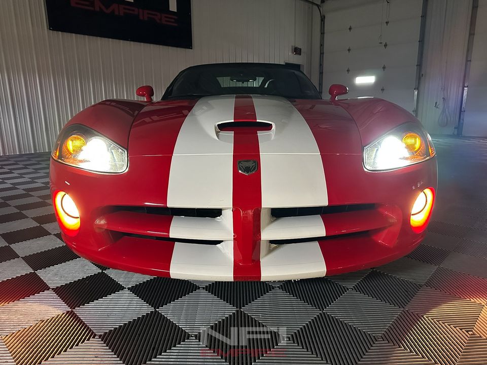 2004 Dodge Viper