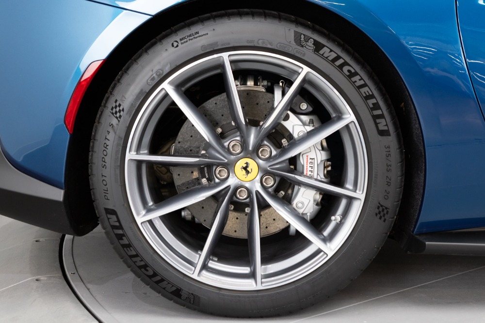 2021 Ferrari 812 GTS